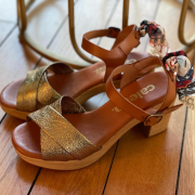 De jolies sandales à talons avec leur touche de doré pour se préparer aux beaux jours 🤩💛

#sandale #sandaletalon #chaussure #chaussurefemme #tendance #fashion #fashionista #style #beauxjours