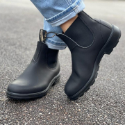 🚨Nouvelle marque 🚨

Blundstone, une nouvelle marque que nous aimerions vous présenter ! 

Blundstone, c'est des boots :

👢Robuste et confortable
🪡100% cuir 
✨Ayant un savoir-faire unique depuis plus de 150 ans

Qu'est-ce que vous en pensez ? 

#blundstone #blundstoneboots #blundstonebootsblack #boots #blackboots #cuir #bootscuir #blackbottines #bottines #blundstonestyle #blundstonefrance