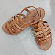 Une nouvelle sandale confort ! 

Vous allez adoré 😉

#sandalette #confort #elueparnous #metamorphose #shoes #shop #soulierscompagnie #website